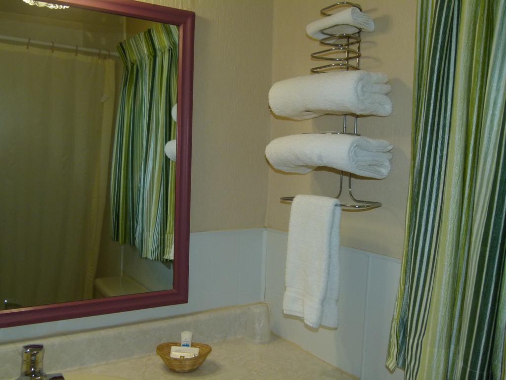 Country Squire Motel Arnprior Ruang foto