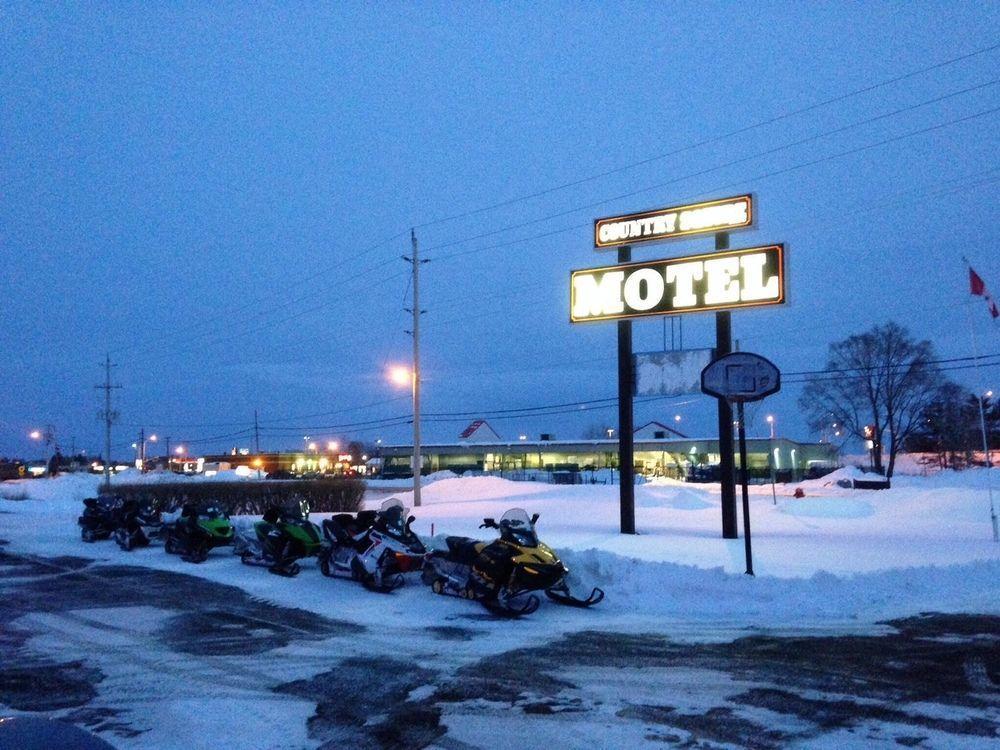 Country Squire Motel Arnprior Bagian luar foto